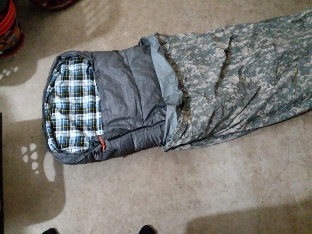 flannel vs polyester sleeping bag
